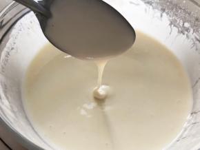 搅拌至顺滑状态，不要太稀不要太稠