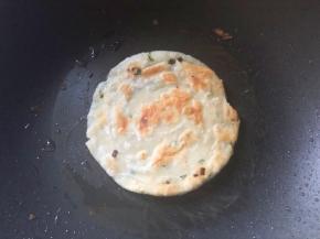 煎至两面金黄即可