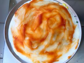 翻面刷上番茄酱