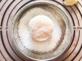 再裹上椰蓉即可