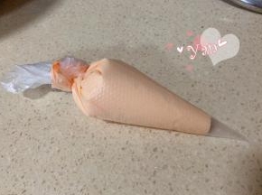 装入裱花袋里。