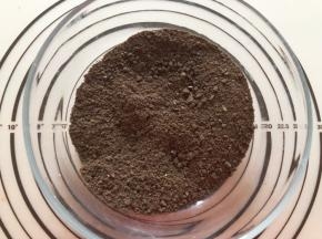 奥利奥饼干去芯碾碎