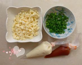 发酵期间准备馅料。