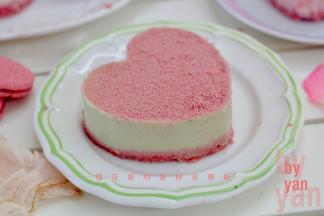 樱花抹茶奥利奥慕斯。