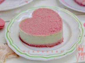 樱花抹茶奥利奥慕斯。