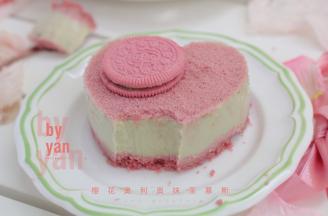 樱花抹茶奥利奥慕斯。