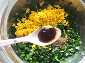 放入蚝油