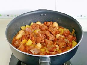 大火收汁，我没有把汤汁收干，因为我家宝贝喜欢用排骨汤拌饭～根据个人喜好来就可以。