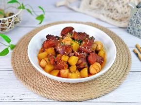 排骨土豆，鹌鹑蛋完美搭配。