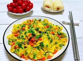 搭配小馒头和水果一起吃味道一级棒