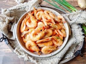 外壳红亮，肉质弹牙，原汁原味的鲜美！