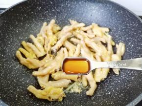 加点料酒去腥。