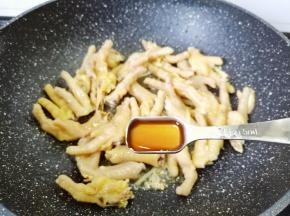 加点料酒去腥。