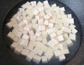 烧开以后焯水一分钟关火。