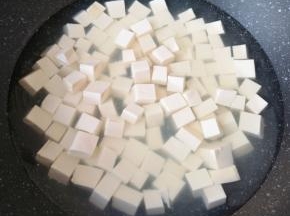 烧开以后焯水一分钟关火。