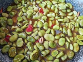 转小火煮12分钟关火。