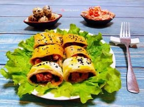 搭配小鹌鹑蛋和鱿鱼丝一起吃味道棒极了