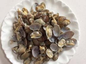 捞出，再次清洗干净沥干水分备用！