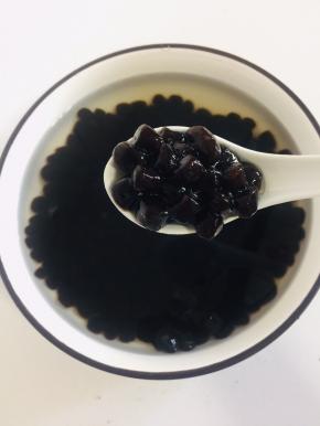 捞出放入冷水中备用！