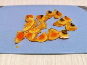 最后再切小块，不过也可以按个人喜好任意切。