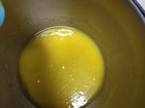隔热水使糖完全融化