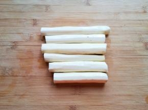 铁棍山药去皮清洗干净