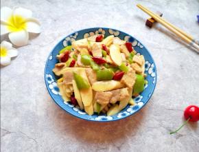 色香味俱全的山药炒肉片。