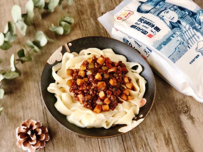 营养菌菇肉碎扯面