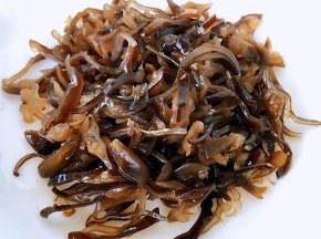 木耳切成丝搭配小菜超级美观