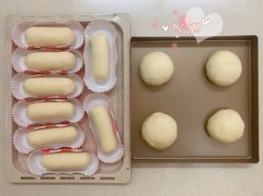 面包整形好放烤盘里。