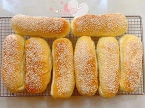 烤好的面包脱模，放晾网上晾凉，密封保存。