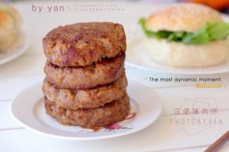 煎好的汉堡猪肉饼。
