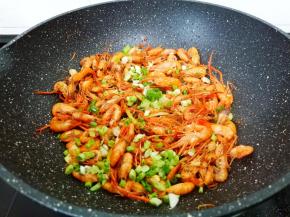 撒点葱花提香。