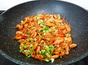 撒点葱花提香。