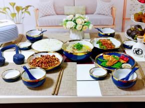 今日餐食：冬瓜玉米小排汤，海苔花生，柠香比目鱼，芦笋培根卷，桂花糕。