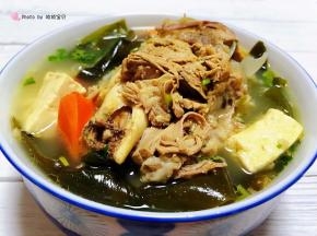 筒骨浓郁的香味感染到我每一个味蕾