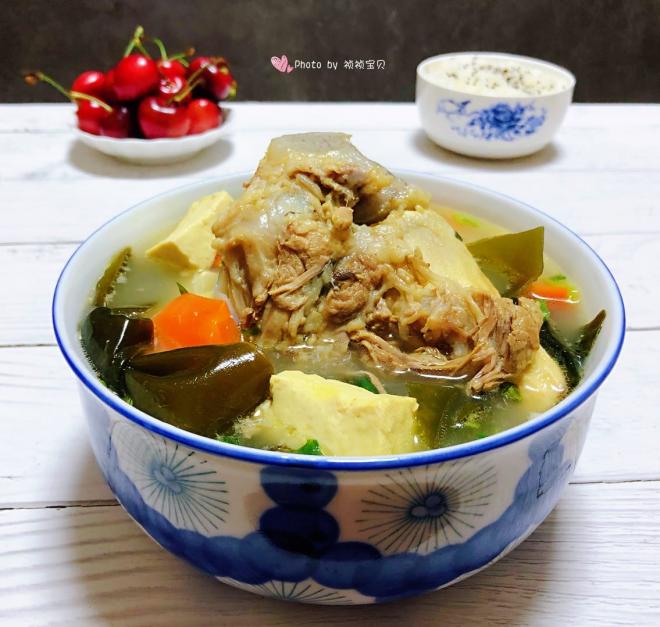 海带豆腐筒骨汤