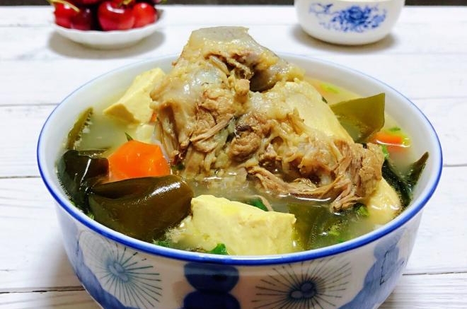 海带豆腐筒骨汤
