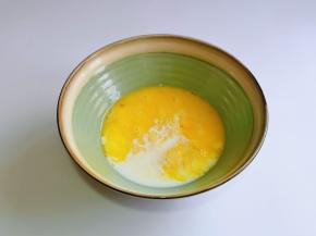 再加入纯牛奶。