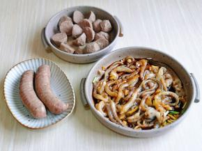 准备工作完成，鱿鱼腌制15分钟。