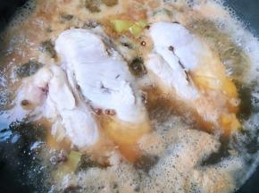 鸡胸脯肉在煮的时候会有浮沫切记一定要取出