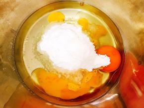 加入细砂糖或者糖粉