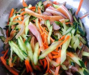 所有的调味料拌匀入味即可享用