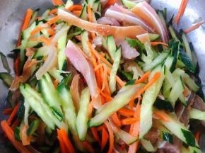 所有的调味料拌匀入味即可享用