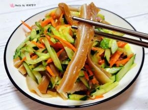 猪耳入口脆爽香浓让人欲罢不能