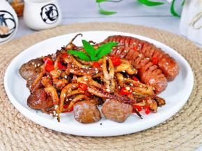 整个厨房都弥漫着烧烤香味儿。