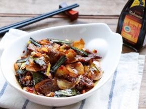 颜色鲜亮味美下饭。
