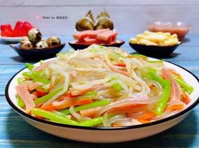 营养丰盛的早餐是对自己最好的奖赏