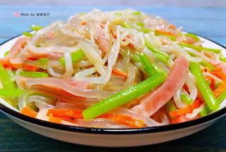 最后放入味精提鲜即可出锅享用