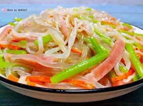 最后放入味精提鲜即可出锅享用